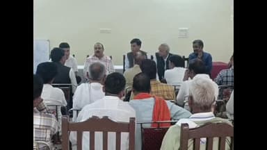 खण्डार: खंडार में भाजपा कार्यालय पर आयोजित होने वाले कार्यक्रमों की तैयारियों को लेकर क्षेत्रीय कार्यकर्ताओं के साथ बैठक ली गई