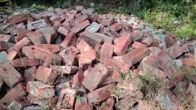 श्रीनगर: जोगनीसैंण पालिटैक्निक भवन के अधूरे निर्माण कार्य पर स्थानीय जनप्रतिनिधियों ने उठाए सवाल