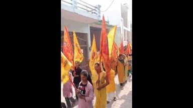 ठाकुरद्वारा: हिंदू इंटर कॉलेज से बाबा खाटू श्याम जन्मोत्सव पर निशान यात्रा मुरादाबाद के ठाकुरद्वारा में धूमधाम से निकाली गई