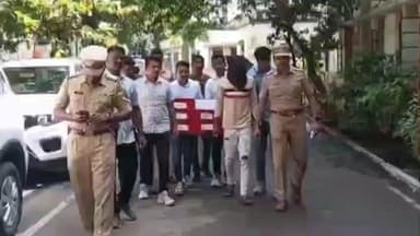 धुळे: चांदे फाट्यावर पोलिसांची धडक कारवाई! निवडणुकीच्या तोंडावर बनावट नोटांचा साठा जप्त, बुलढाण्याचा संशयित जेरबंद!