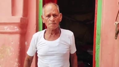 मऊ: मऊ के एक मंदिर के पुजारी ने दबंगों से परेशान होकर कैबिनेट मंत्री ए के शर्मा से न्याय की गुहार लगाई