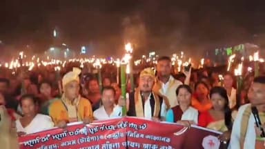 সোণাৰি: তাই আহোমৰ জনজাতিকৰণৰ দাবীত সোণাৰিত টাইপাৰ উদ্যোগত জোৰ সমদল, হাজাৰ হাজাৰ প্ৰতিবাদকাৰীৰ অংশগ্ৰহণ