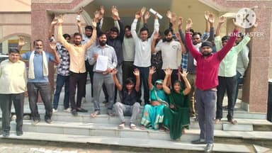 किशनी: गांव सतियाहार में पक्की सड़क न होने से परेशान ग्रामीणों ने तहसील पर किया प्रदर्शन