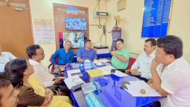 সাব্রুম: সাব্রুম মহকুমা হাসপাতালের বিভিন্ন সমস্যা নিয়ে রোগী কল্যান সমিতির বৈঠক অনুষ্ঠিত হয় এসডিএমও কক্ষে