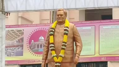 साजा: पीएम मोदी ने छत्तीसगढ़ की नई विधानसभा भवन का उद्घाटन किया, सभा को संबोधित कर रहे हैं