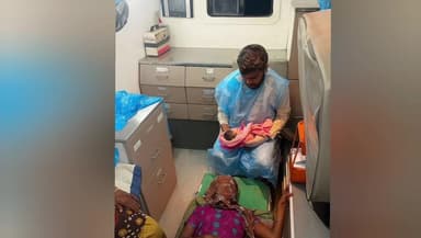 ભેસાણ: ભેસાણ તાલુકાના મેદપરા ગામે સગર્ભા મહિલાને અચાનક દુખાવો થતાં ૧૦૮ માં સફળ ડીલીવરી માતા-બાળકને નવજીવન!