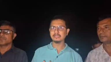 মাৰ্ঘেৰিটা: ফেক্টৰীৰ মালিকপক্ষক কেঁচা চাহ পাতৰ মূল্য টি বৰ্ডৰ গাইড লাইন অনুসৰি খেতিয়কক প্ৰদান কৰিবলৈ খেতিয়কসকলৰ  জাগুনত আহ্বান