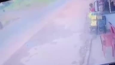 उदयपुर धरमजयगढ़: धरमजयगढ़ के खम्हार में दर्दनाक सड़क हादसे का सीसीटीवी फुटेज आया सामने, एक महिला समेत 2 बाइक सवार पुरुषों की हुई मौत