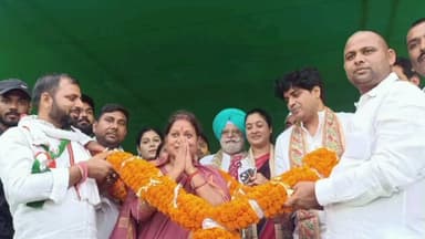 सहदेई बुजुर्ग: गांधी विद्यालय स्टेडियम में कांग्रेस की जनसभा, इमरान प्रतापगढ़ी ने प्रतिमा कुमारी के लिए किया प्रचार