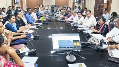 শিৱসাগৰ: জিলা আয়ুক্তৰ অধক্ষ্যতাত শিৱসাগৰত পথ সুৰক্ষা সমিতিৰ বৈঠক সম্পন্ন