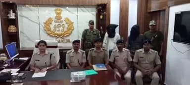 पाकुड़िया: पाकुड़ में गोली मारकर व्यवसाय की हत्या करनेवाले 2 आरोपी गिरफ्तार, पुलिस अधीक्षक ने 12 घंटे के पहले  किया उद्भेदन #crime