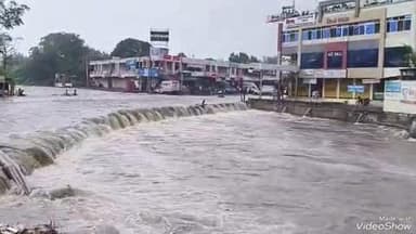 સિહોર: ગૌતમેશ્વર તળાવ ઓવરફ્લો, 30 જેટલા દરવાજા ખોલવામાં આવ્યા