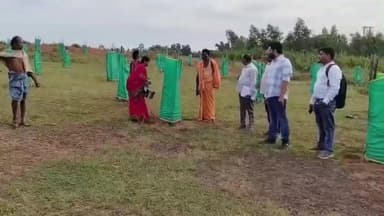 ନବରଙ୍ଗପୁର ପୋଲିସ ଷ୍ଟେସନ: ଅଚାନକ ମଦେଗାଁ ପଞ୍ଚାୟତ ଗସ୍ତ କରି ଉନ୍ନୟନ ମୂଳକ କାର୍ଯ୍ୟ ର ତଦାରଖ କଲେ କୋଷାଗୁମୁଡା ଗୋଷ୍ଠୀ ଉନ୍ନୟନ ଅଧିକାରୀ