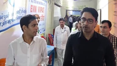 केसरिया: उच्च विद्यालय केसरिया स्थित डिस्पैच सेंटर पर ईवीएम कमीशनिंग कार्य का निरीक्षण किया सामान्य प्रेक्षक पीबी नूह ने