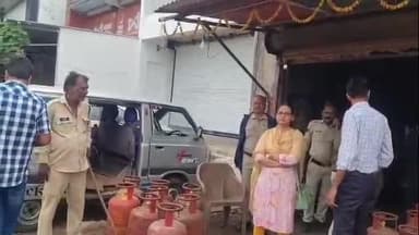 सोनकच्छ: राजस्व व खाद्य विभाग के संयुक्त दल ने सोनकच्छ में 19 घरेलू गैस सिलेंडर व एक रिफिलिंग मशीन ज़ब्त की