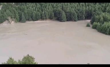 जोशियाड़ा: हर्षिल में भागीरथी में जमा मलबा दे रहा आपदा को न्योता