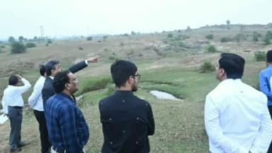 देवघर: प्रधान जिला एवं सत्र न्यायाधीश ने सिविल कोर्ट कैंपस धेतु में चिह्नित ज़मीन का निरीक्षण किया