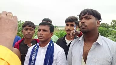 कल्याणपुर विधानसभा क्षेत्र के घोघराहा पंचायत की जनता एनडीए गठबंधन के जदयू प्रत्याशी को ढूंढ़ रही है.