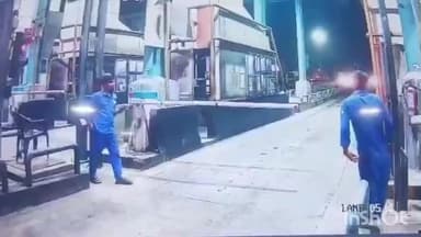 പാലക്കാട്: പാലക്കാട് ലോറി പോലീസ് ജീപ്പിലും ടോൾ പ്ലാസയിലും ഇടിച്ച സംഭവം, സിസിടിവി ദൃശ്യങ്ങൾ പുറത്ത്