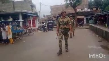 राजापाकर: राजापाकर थाना क्षेत्र में पुलिस, आइटीबीपी व सीआरपीएफ जवानों ने किया फ्लैग मार्च