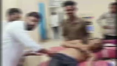 चूरू: गांव रामसरा में थ्रेसर की चपेट में आने से किसान घायल, बाइक से अस्पताल पहुंचाया गया