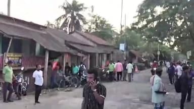 নন্দীগ্রাম ২: পতাকা লাগানোকে কেন্দ্র করে তৃণমূল BJP বচসা,হাতাহাতি,আজ বিরুলিয়ায় উভয় দলই দূষলো একে অপরকে