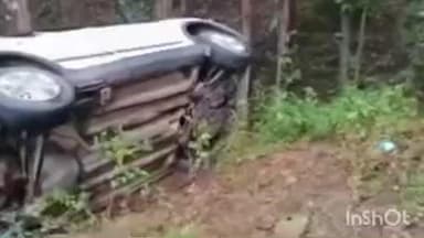 पुष्पराजगढ़: भुंडाकोना में अनियंत्रित होकर कार दुर्घटनाग्रस्त