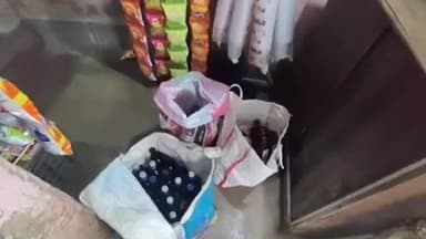 चितरपुर: रजरप्पा मंदिर क्षेत्र में उत्पाद विभाग ने छापा मारकर भारी मात्रा में नकली शराब जब्त की