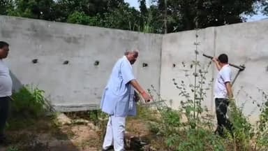 করবুক: ১২ টা স্মোক হাউসের নির্মাণ কাজের অগ্রগতি পরিদর্শন জন্য গোমতী জেলাগোড়াকাপ্পা অন্নবন্ধু পাড়া যায় বিধায়ক