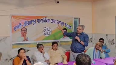 শ্রীরামপুর-উত্তরপাড়া: হুগলির শেওড়াফুলিতে হুগলি শ্রীরামপুর সাংগঠনিক জেলা তৃণমূল কংগ্রেসের ডাকে SIR নিয়ে আলোচনা সভা