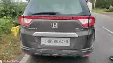 पोटका: रसुनचोपा चेक पोस्ट पर वाहन जांच के दौरान लाखों रुपये जब्त किए गए