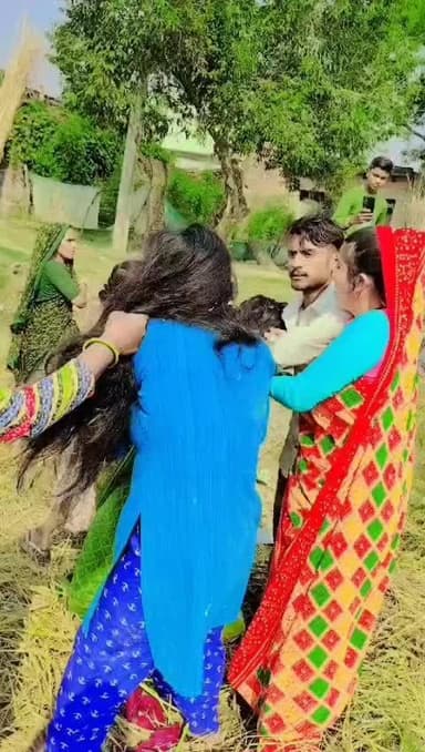 नंगला बाले का गोपाल ने मारा धर्मेंद्र ने ममता मालती पूनम मृदुला बहुत सारे लोगों ने बहुत मारा जान से मरने की भरथना थाना