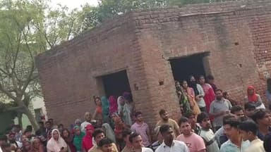 गांव नगला हुकुम सिंह में कमजोर माल लगाया मुआवजा ज्यादा लेने के लिए कुछ लोगों की मौत कुछ लोग घायल