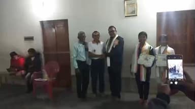 নাকাশিপাড়া: বোলপুরে অস্মিতা যোগাসন ক্রীড়া চ্যাম্পিয়নশিপ সুজাতা ও সোনাক্ষী প্রথম হয়েছেন তাদের সম্বর্ধনা বেথুয়াডহরীতে