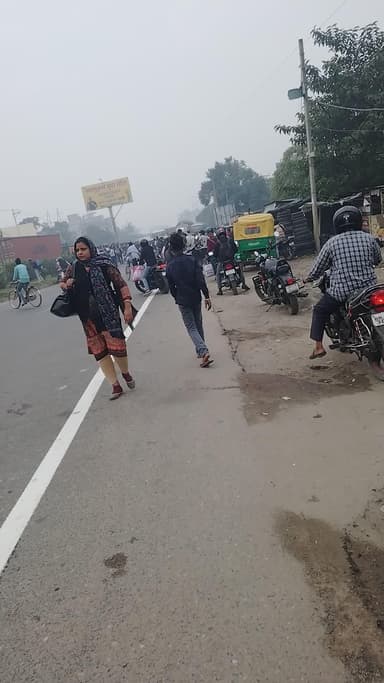 kand hua Hajipur Jail thana diggi mein sadak wale Ne mara dhakka