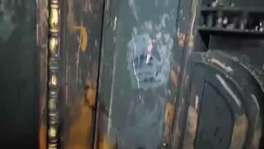 লালগোলা: চুরির পর বাড়িতে আগুন! লালগোলার চর গয়েশপুরে ইকবাল শেখের বাড়ি পুড়ে ছারখার