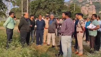 ಗಂಗಾವತಿ: ಡಿ.2 ಮತ್ತು 3 ರಂದು ಹನುಮಮಾಲ ವಿಸರ್ಜನೆ ಕಾರ್ಯಕ್ರಮದ ನಡೆಯಲಿದ್ದು ಜಿಲ್ಲಾಧಿಕಾರಿಗಳ ನೇತೃತ್ವದ ಅಧಿಕಾರಿಗಳ ತಂಡ ಅಂಜನಾದ್ರಿ ಬೆಟ್ಟಕ್ಕೆ ಭೇಟಿ