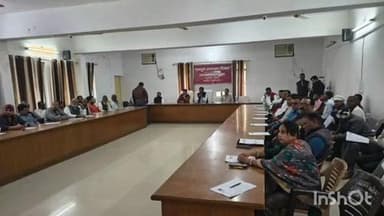 डिबाई: डिबाई तहसील सभागार में एसडीएम की अध्यक्षता में वोटर लिस्ट पुनरीक्षण पर सर्वदलीय बैठक का आयोजन हुआ