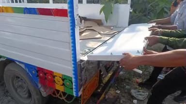 પારડી: પોલીસે ચાર રસ્તા બ્રિજ પાસેથી એક ટેમ્પામાં ચેસીસના ભાગે ચોરખાના બનાવી લઈ જવાતો 43,200 ના દારૂ સાથે 2ને ઝડપી પાડ્યા