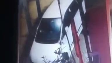 नगड़ी: पुंदाग इलाके में अज्ञात व्यक्ति ने कार को लगाई आग, सीसीटीवी फुटेज हुआ वायरल