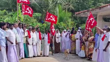 பேராவூரணி: சொன்னபடி சாலைகளை சீரமைக்கணும் : பேராவூரணி அருகே மறியலில் ஈடுபட்ட கம்யூனிஸ்ட் கட்சியினர்