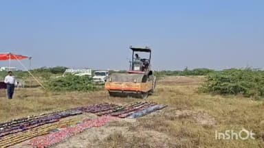 ખંભાળિયા: દ્વારકામાં પોલીસ દ્વારા પકડાયેલા જુદાજુદા ગુનાના દારૂના જથ્થાનો રોલર ફેરવી નાશ કરાયો