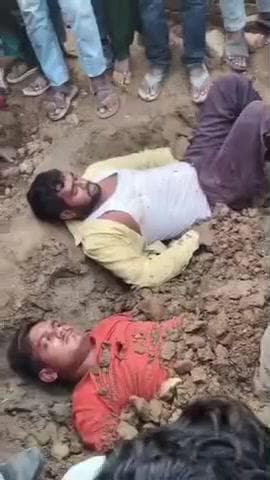 मुज़फ्फरनगर: 11 हजार हाई वोल्ट का कहर, हाईटेंशन लाइन टूटकर गिरने से निर्माणधीन मकान पर दो मजदूर झुलसे, एक की हालत नाजुक