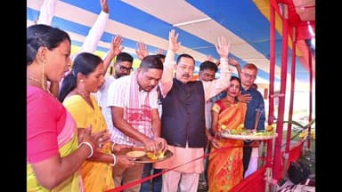 বাক্সা: মাছুৱাগাঁও কালী মন্দিৰ প্ৰাঙ্গনত মাছুৱা গাঁও মহিলা সমিতিৰ উদ্যোগত অনুষ্ঠিত অষ্টকালীন লীলা কীৰ্ত্তন বিধায়ক ফনীধৰ তালুকদাৰ