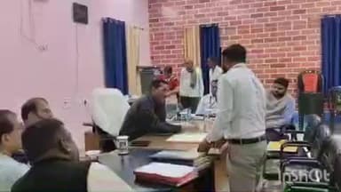 गोपालगंज: कलेक्ट्रेट परिसर में डीएम ने सदर एसडीओ कार्यालय का किया निरीक्षण, कार्यों की समीक्षा कर कर्मियों को दिए निर्देश