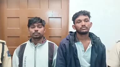 ધરમપુર: પોલીસ સ્ટેશનમાં પ્રોહિબિશનના ગુનામાં વોન્ટેડ બે આરોપીને પલસાણા પોલીસ પાસેથી વધુ તપાસ માટે ધરમપુર પોલીસ સ્ટેશને લવાયા