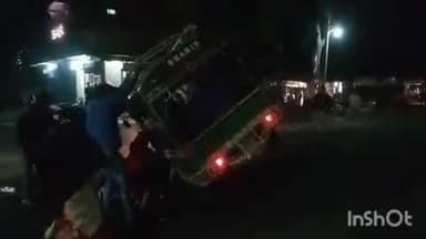 कामडारा: पोकला गेट रेलवे फाटक के पास ऑटो पलटा, चालक जख्मी, सीएचसी कामडारा में भर्ती