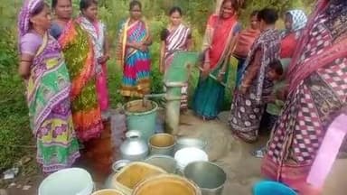 ବାରକୋଟ: #ବିଶୁଦ୍ଧ ପାନୀୟ ଜଳ ଯୋଗାଇବା ନିମନ୍ତେ ଅନୁରୋଧ କଲେ ବଳମ ଵଉଷ୍ଟାଣ୍ଡ ନିକଟସ୍ଥ କିସାନ ସାହିର ଗ୍ରାମବାସୀ।