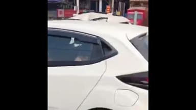 हैदरगढ़: हैदरगढ़ क्षेत्र में लखनऊ-सुल्तानपुर हाईवे पर ट्रक-कंटेनर ने कार को मारी टक्कर, कार बुरी तरह से क्षतिग्रस्त