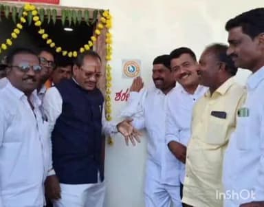 ಔರಾದ್: ಆತ್ಮನಿರ್ಭರ್ ಭಾರತ ಸಂಕಲ್ಪ ಅಭಿಯಾನ ಹಿನ್ನೆಲೆ ನಾಗನಪಲ್ಲಿಯಲ್ಲಿ ಮನೆ ಮನೆಗೆ ಸ್ವದೇಶಿ ಸ್ಟಿಕ್ಕರ್ ಅಂಟಿಸಿದ ಶಾಸಕ ಪ್ರಭು ಚೌಹಾಣ್